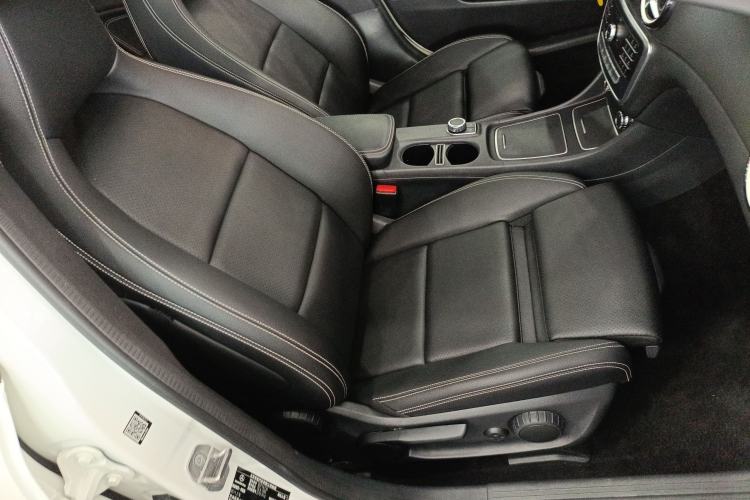 Used Mercedes-Benz GLA 2019 GLA 200 Fashion Model Right Front Seat
