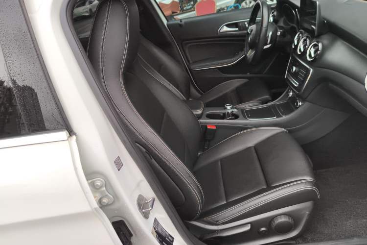 Used Mercedes-Benz GLA 2019 GLA 200 Dynamic Edition Right Front Seat