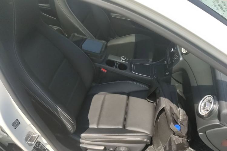 Used Mercedes-Benz GLA 2019 GLA 200 Fashion Model Right Front Seat