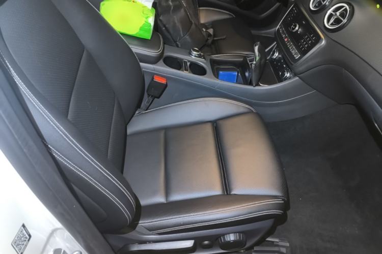 Used Mercedes-Benz GLA 2019 GLA 220 4MATIC Sport Edition Right Front Seat