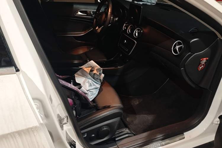 Used Mercedes-Benz GLA 2019 GLA 200 Dynamic Edition Right Front Seat