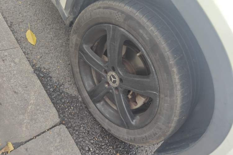Used Mercedes-Benz GLA 2019 GLA 200 Fashion Model Right Front Wheel Hub