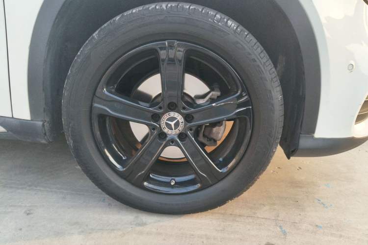 Used Mercedes-Benz GLA 2019 GLA 200 Fashion Model Right Front Wheel Hub