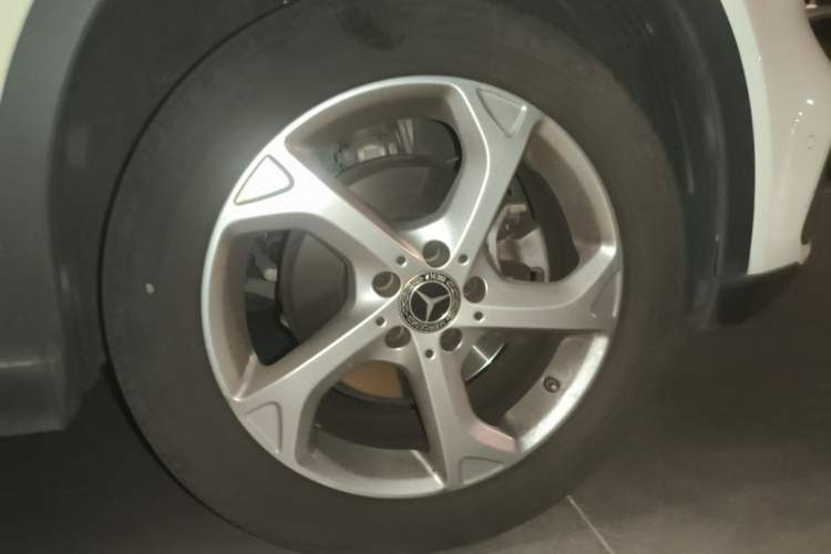 Used Mercedes-Benz GLA 2019 GLA 200 Dynamic Edition Right Front Wheel Hub