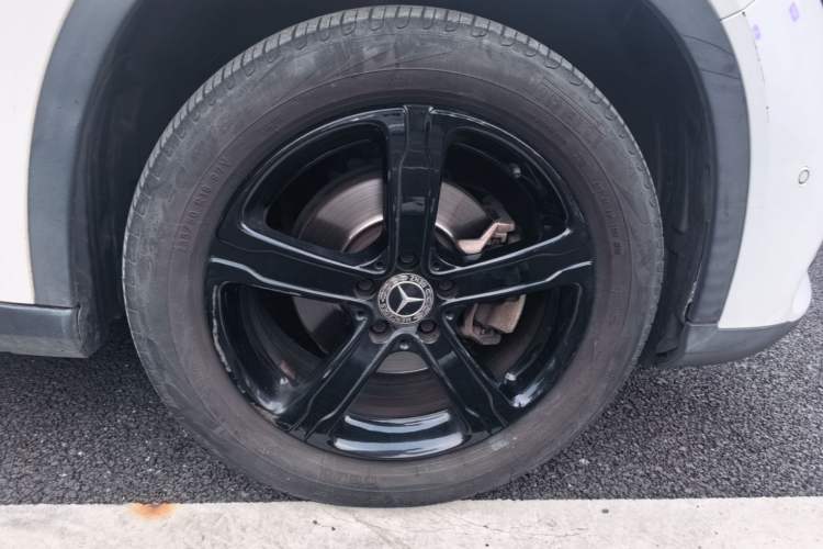 Used Mercedes-Benz GLA 2019 GLA 200 Fashion Model Right Front Wheel Hub