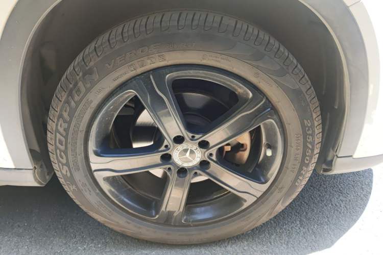 Used Mercedes-Benz GLA 2019 GLA 200 Fashion Model Right Front Wheel Hub