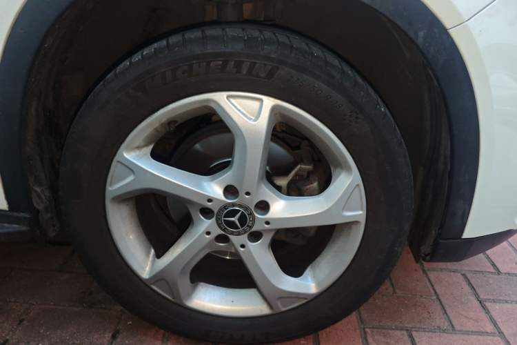 Used Mercedes-Benz GLA 2019 GLA 200 Dynamic Edition Right Front Wheel Hub
