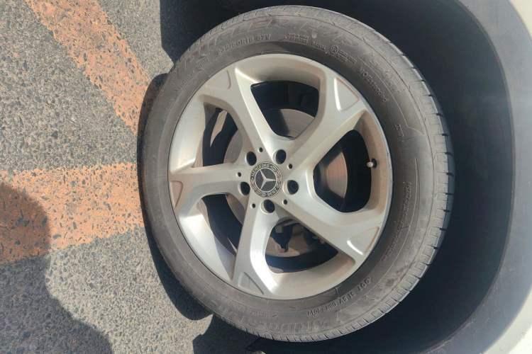 Used Mercedes-Benz GLA 2019 GLA 200 Dynamic Edition Right Front Wheel Hub