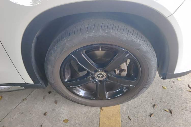 Used Mercedes-Benz GLA 2019 GLA 200 Fashion Model Right Front Wheel Hub