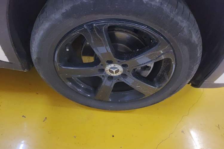 Used Mercedes-Benz GLA 2019 GLA 200 Fashion Model Right Front Wheel Hub