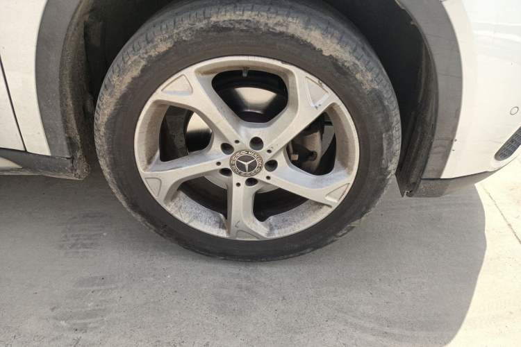 Used Mercedes-Benz GLA 2019 GLA 200 Dynamic Edition Right Front Wheel Hub