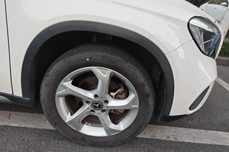 Used Mercedes-Benz GLA 2019 GLA 200 Dynamic Edition Right Front Wheel Hub
