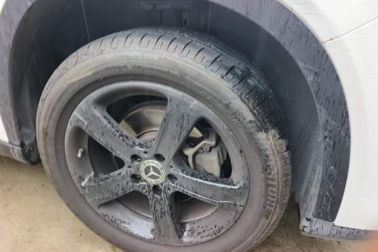 Used Mercedes-Benz GLA 2019 GLA 200 Fashion Model Right Front Wheel Hub