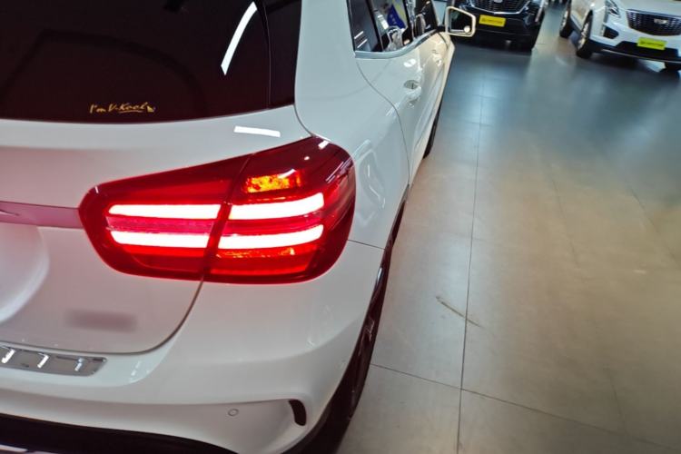 Used Mercedes-Benz GLA 2019 GLA 200 Fashion Model Right Rear Taillight