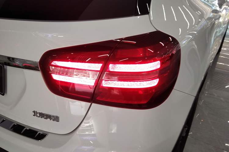 Used Mercedes-Benz GLA 2019 GLA 200 Fashion Model Right Rear Taillight