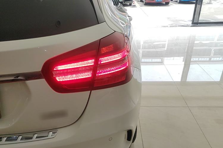 Used Mercedes-Benz GLA 2019 GLA 200 Fashion Model Right Rear Taillight