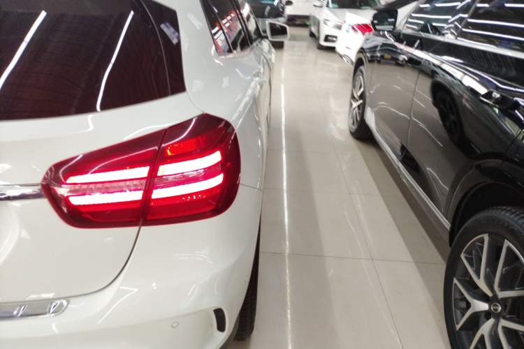 Used Mercedes-Benz GLA 2019 GLA 200 Fashion Model Right Rear Taillight