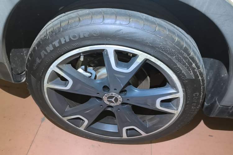 Used Mercedes-Benz GLA 2019 GLA 220 4MATIC Sport Edition Right Rear Wheel Hub