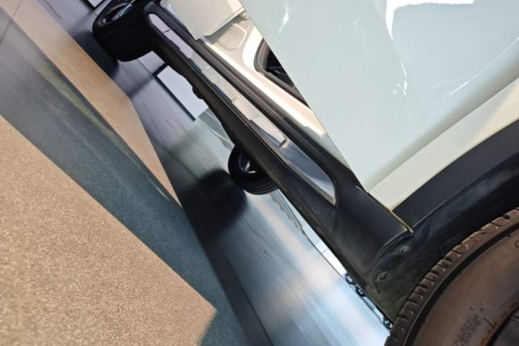 Used Mercedes-Benz GLA 2019 GLA 200 Fashion Model Right Side Sill