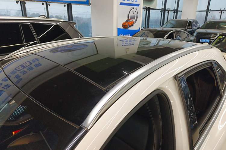 Used Mercedes-Benz GLA 2019 GLA 200 Fashion Model Roof