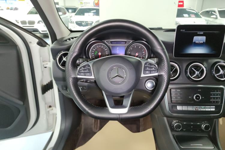 Used Mercedes-Benz GLA 2019 GLA 200 Dynamic Edition Steering Wheel
