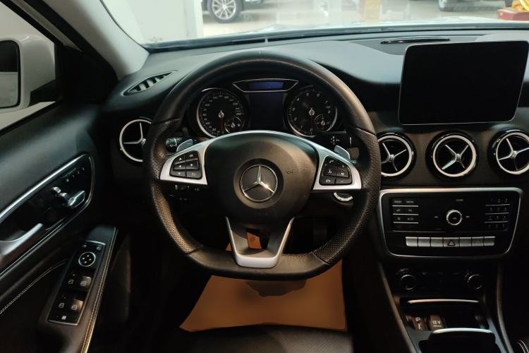 Used Mercedes-Benz GLA 2019 GLA 200 Dynamic Edition Steering Wheel