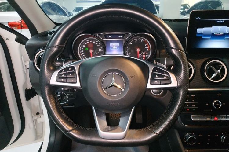 Used Mercedes-Benz GLA 2019 GLA 200 Dynamic Edition Steering Wheel