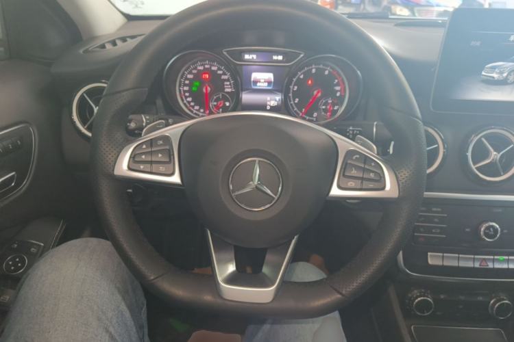 Used Mercedes-Benz GLA 2019 GLA 200 Dynamic Edition Steering Wheel
