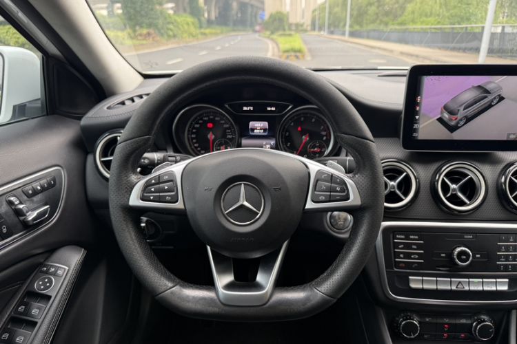 Used Mercedes-Benz GLA 2019 GLA 200 Fashion Model Steering Wheel