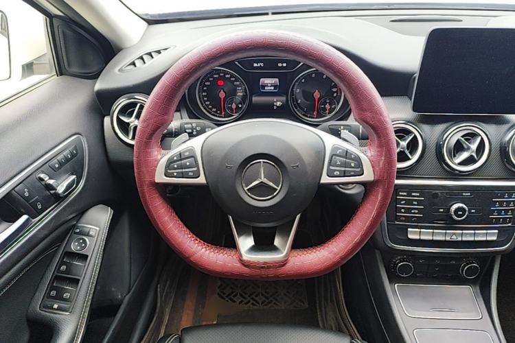 Used Mercedes-Benz GLA 2019 GLA 200 Dynamic Edition Steering Wheel