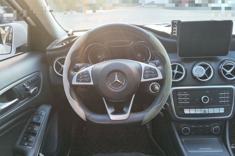 Used Mercedes-Benz GLA 2019 GLA 200 Fashion Model Steering Wheel
