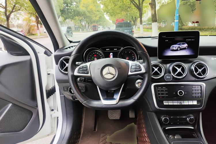 Used Mercedes-Benz GLA 2019 GLA 200 Dynamic Edition Steering Wheel
