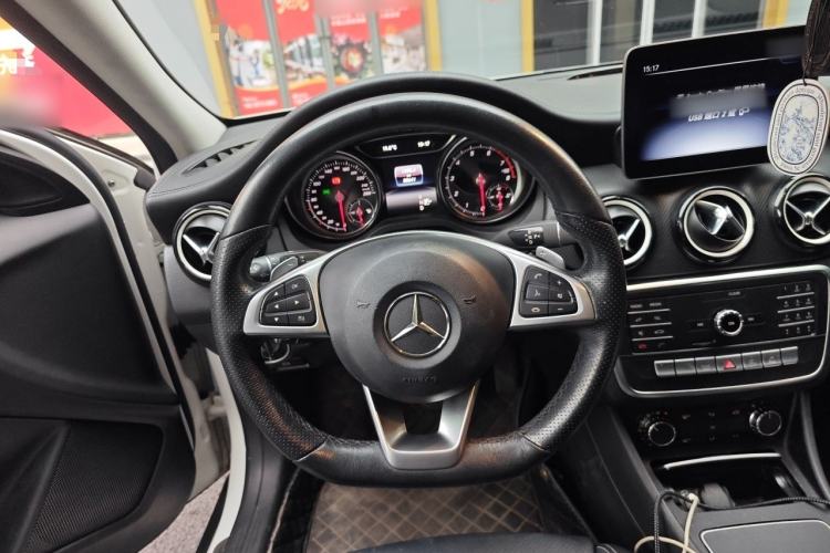 Used Mercedes-Benz GLA 2019 GLA 200 Fashion Model Steering Wheel
