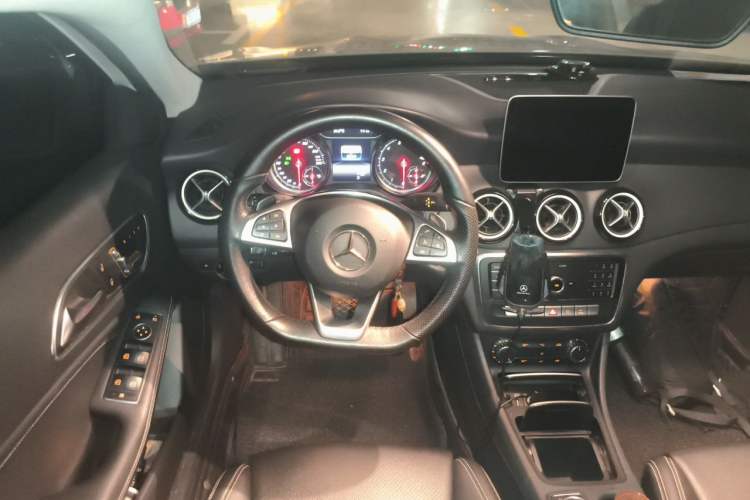 Used Mercedes-Benz GLA 2019 GLA 200 Dynamic Edition Steering Wheel