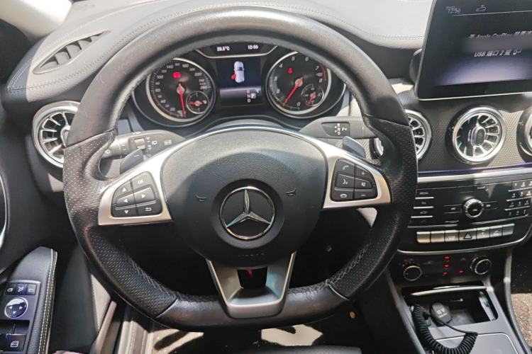 Used Mercedes-Benz GLA 2019 GLA 200 Fashion Model Steering Wheel