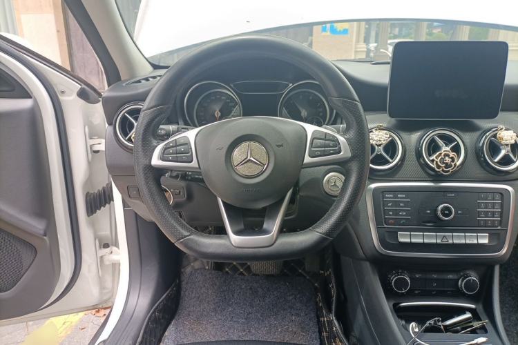 Used Mercedes-Benz GLA 2019 GLA 200 Dynamic Edition Steering Wheel