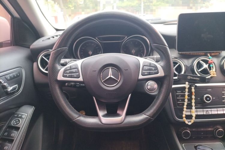 Used Mercedes-Benz GLA 2019 GLA 200 Fashion Model Steering Wheel