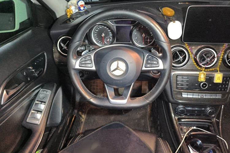 Used Mercedes-Benz GLA 2019 GLA 200 Dynamic Edition Steering Wheel