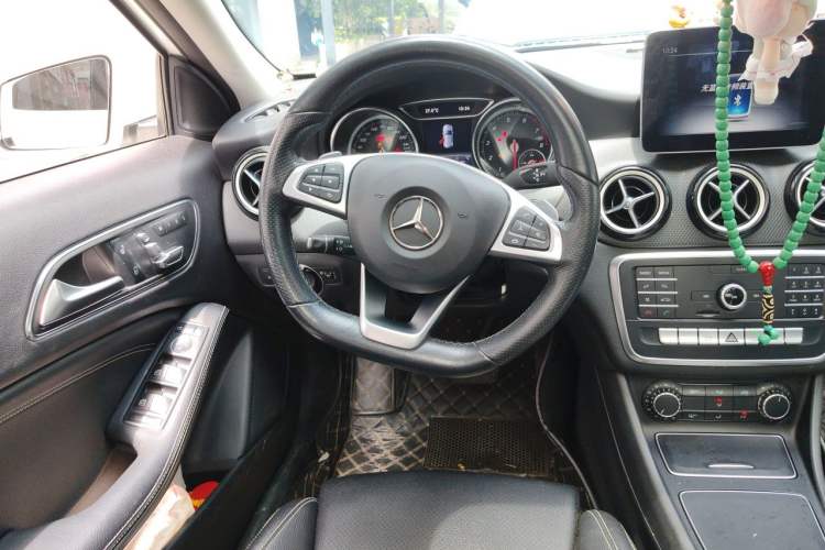 Used Mercedes-Benz GLA 2019 GLA 200 Dynamic Edition Steering Wheel