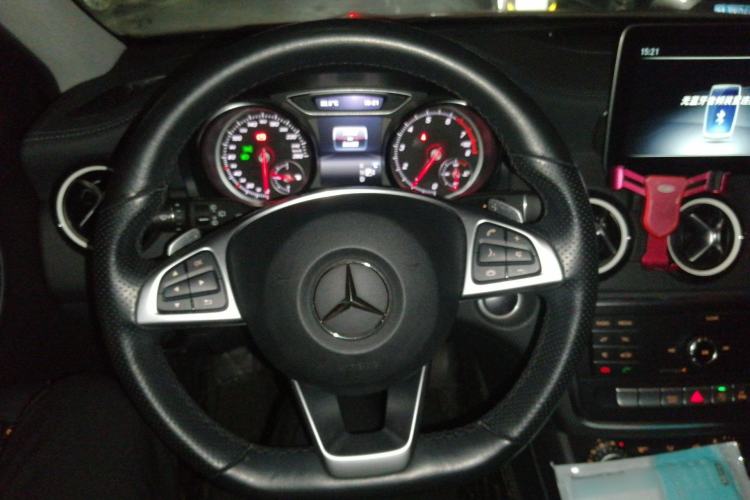 Used Mercedes-Benz GLA 2019 GLA 200 Fashion Model Steering Wheel