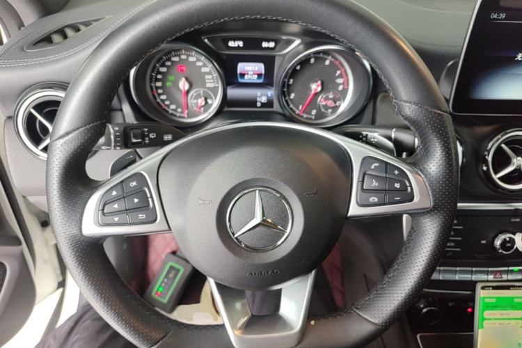 Used Mercedes-Benz GLA 2019 GLA 260 4MATIC Sport Edition Steering Wheel