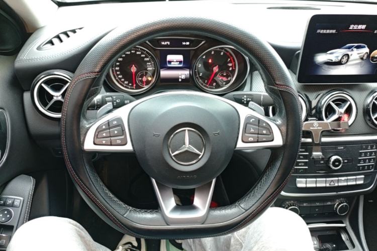 Used Mercedes-Benz GLA 2019 GLA 200 Fashion Model Steering Wheel