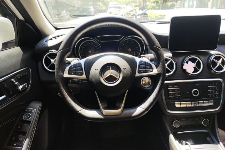 Used Mercedes-Benz GLA 2019 GLA 200 Fashion Model Steering Wheel