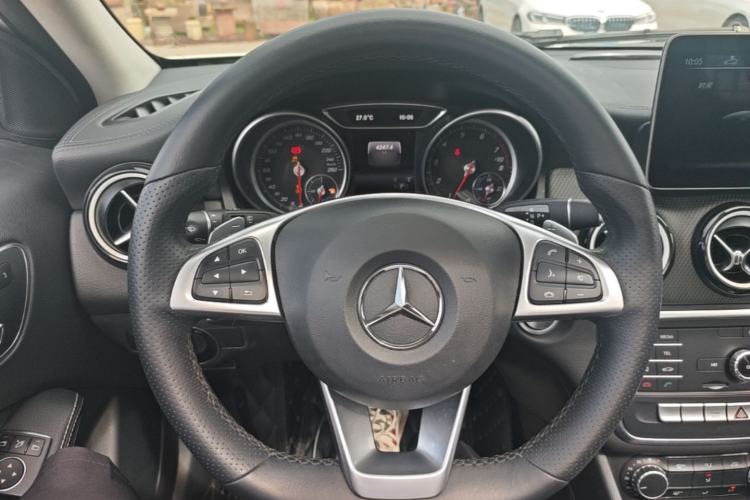 Used Mercedes-Benz GLA 2019 GLA 200 Fashion Model Steering Wheel