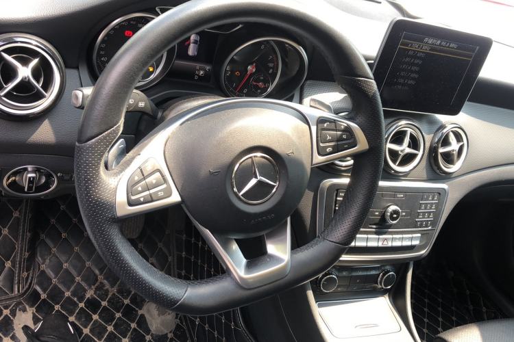 Used Mercedes-Benz GLA 2019 GLA 200 Dynamic Edition Steering Wheel