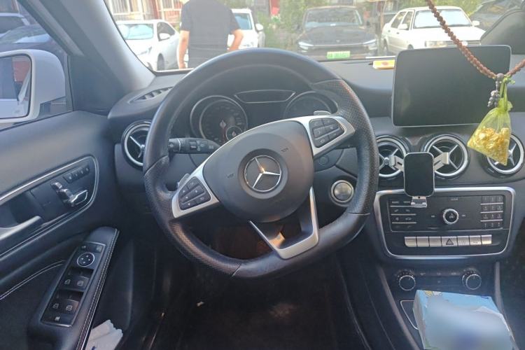 Used Mercedes-Benz GLA 2019 GLA 200 Dynamic Edition Steering Wheel
