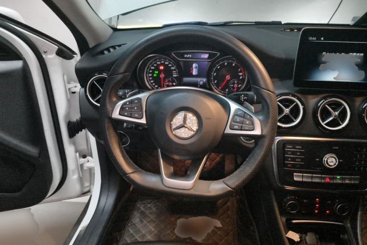 Used Mercedes-Benz GLA 2019 GLA 200 Fashion Model Steering Wheel