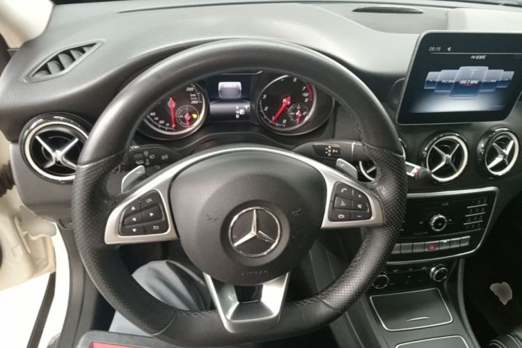 Used Mercedes-Benz GLA 2019 GLA 200 Dynamic Edition Steering Wheel
