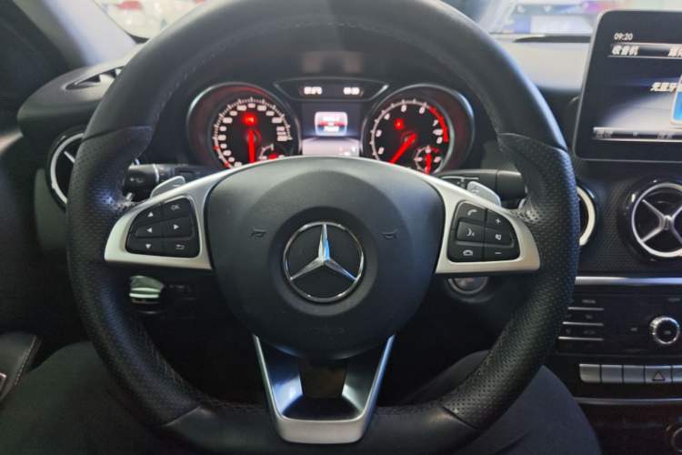 Used Mercedes-Benz GLA 2019 GLA 200 Dynamic Edition Steering Wheel