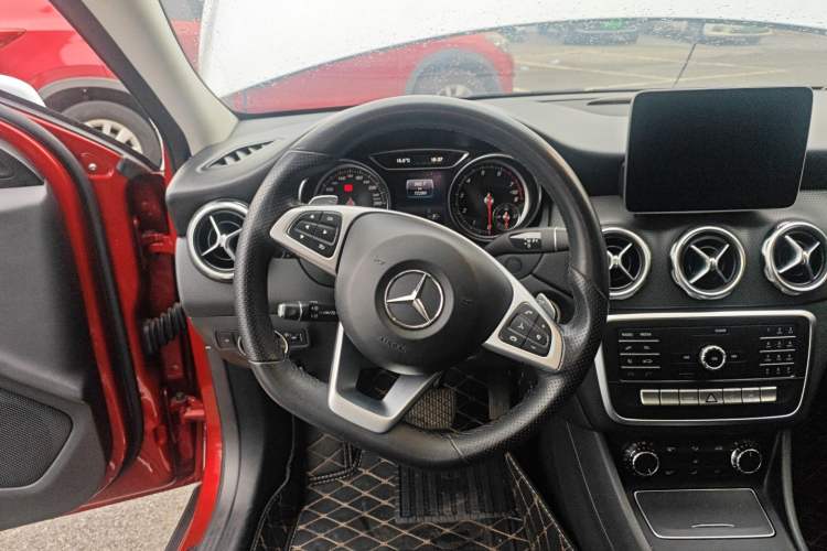 Used Mercedes-Benz GLA 2019 GLA 200 Dynamic Edition Steering Wheel